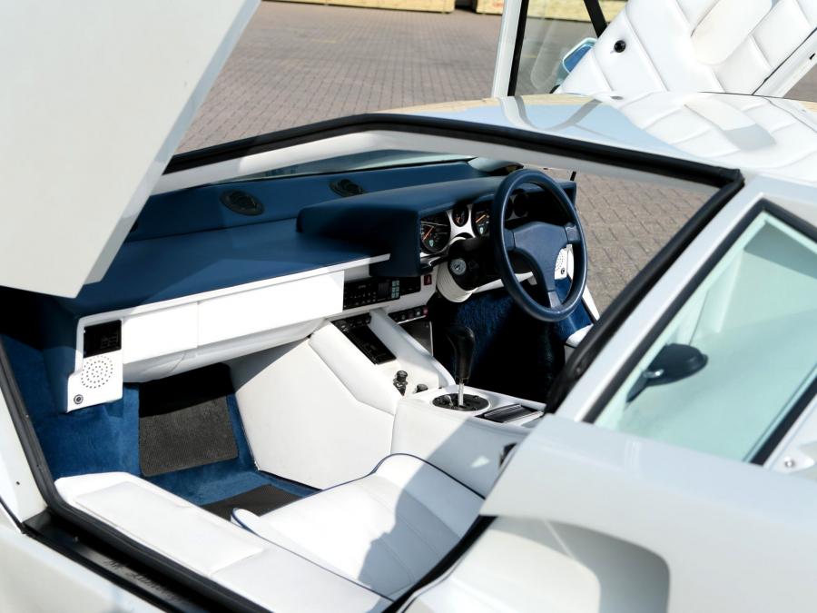  Lamborghini Countach 25th Anniversary 1988 года  (UK) (фото 15 из 16)